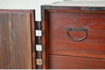 アンティーク家具　虫食い有　観音開き時代箪笥ローボード(ローチェスト)