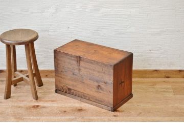 アンティーク家具　古い木のアンティーク小引き出し