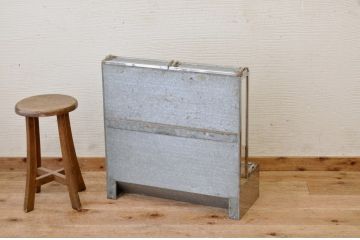 アンティーク家具　古い駄菓子屋のブリキL型ガラスケース3