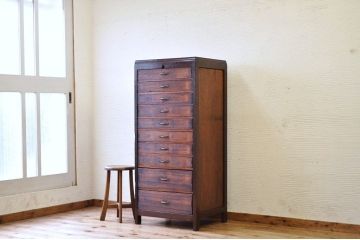 アンティーク家具　古い木の縦型脚付き10杯引き出し