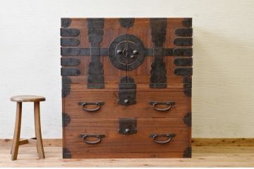 アンティーク家具　☆明治時代　総桐観音開き時代箪笥(桐箪笥、桐たんす)