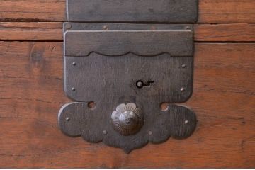 アンティーク家具　☆明治時代　総桐観音開き時代箪笥(桐箪笥、桐たんす)