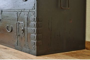 アンティーク家具　古民具　骨董　江戸時代金具の立派な時代箪笥ローチェスト