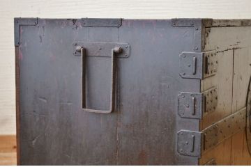 アンティーク家具　古民具　骨董　江戸時代金具の立派な観音開き時代箪笥