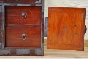 アンティーク家具　傷み有　使い込まれた時代箪笥ローボード1