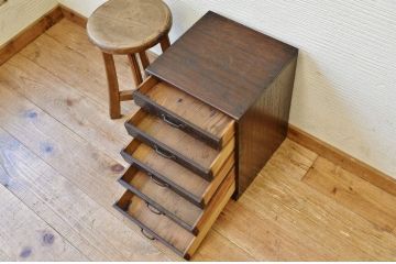 アンティーク家具　素敵な雰囲気!使い込まれたアンティーク小引き出し