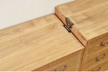 アンティーク家具　☆古い木味のシンプルなアンティークチェスト(時代箪笥)