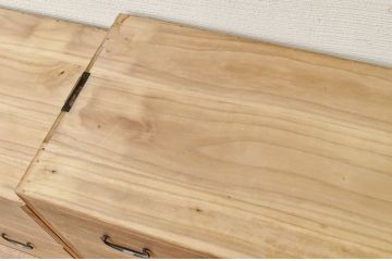 アンティーク家具　☆古い木味のシンプルなアンティークチェスト(時代箪笥)