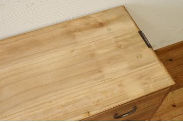 アンティーク家具　☆古い木味のシンプルなアンティークチェスト(時代箪笥)