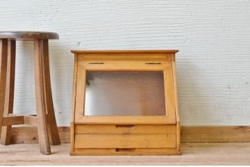 アンティーク家具　可愛いデザイン!アンティーク卓上ガラスケース