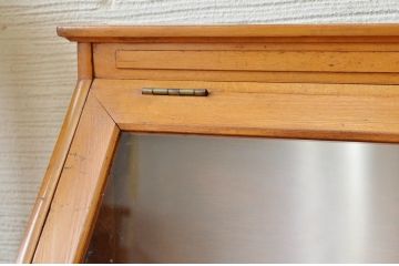 アンティーク家具　可愛いデザイン!アンティーク卓上ガラスケース