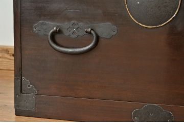 アンティーク家具　古民具　骨董　磨き込まれた観音開き時代箪笥