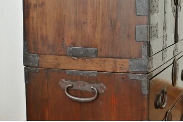 アンティーク家具　古民具　骨董　磨き込まれた観音開き時代箪笥