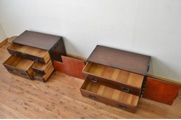 アンティーク家具　古民具　骨董　磨き込まれた観音開き時代箪笥