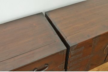 アンティーク家具　古民具　骨董　磨き込まれた観音開き時代箪笥