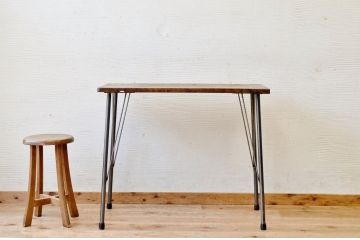 アンティーク家具　☆古い栗材の小振りな鉄脚テーブル(作業台、机)