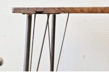 アンティーク家具　☆古い栗材の小振りな鉄脚テーブル(作業台、机)