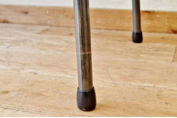 アンティーク家具　☆古い栗材の小振りな鉄脚テーブル(作業台、机)