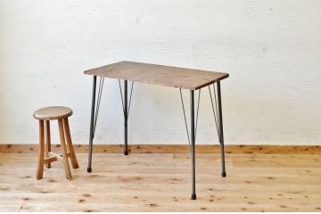 アンティーク家具　☆古い栗材の小振りな鉄脚テーブル(作業台、机)