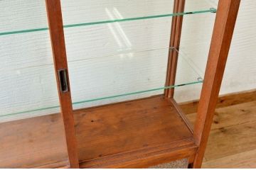 アンティーク家具　古民具　骨董　古いタバコ屋の薄型ガラスケース