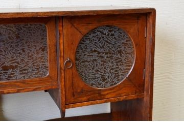アンティーク家具　可愛いデザイン!結霜ガラスアンティーク茶箪笥