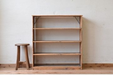 アンティーク家具　古い木味のシンプルなアンティーク飾り棚