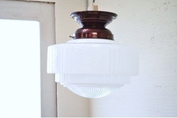 古プレスガラス入りの天井照明