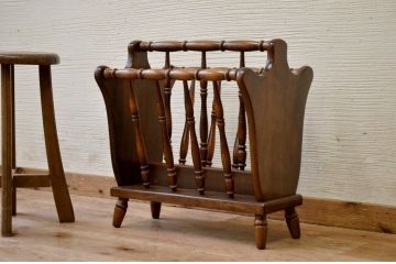 中古　飛騨産業キツツキマーク　マガジンラック