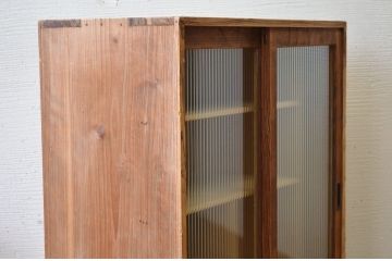 アンティーク家具　古い木味のモールガラスアンティーク下駄箱(収納棚)
