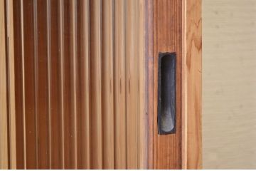 アンティーク家具　古い木味のモールガラスアンティーク下駄箱(収納棚)