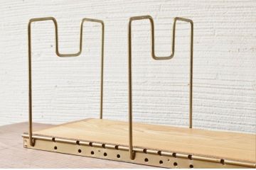アンティーク雑貨　レトロなデザインの本立て