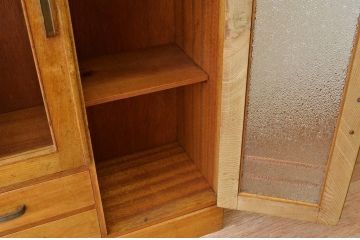 レトロ家具　レトロなデザインの変り型アンティーク本箱