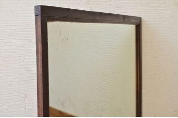 古い木のシンプルなアンティークミラー(鏡)