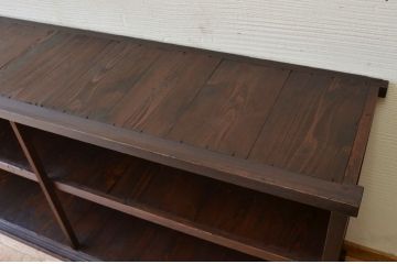アンティーク家具　★古い木のシンプルな横長アンティーク飾り棚
