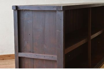 アンティーク家具　★古い木のシンプルな横長アンティーク飾り棚