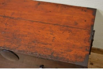 アンティーク家具　☆古民具　骨董　味わい深い漆の綺麗な二段重ね時代箪笥