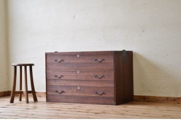 アンティーク家具　シンプルなアンティークローチェスト(ローボード)2