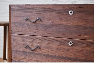 アンティーク家具　シンプルなアンティークローチェスト(ローボード)2