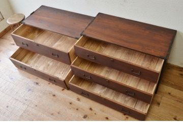 アンティーク家具　☆古いお家の二段重ね時代箪笥(チェスト)