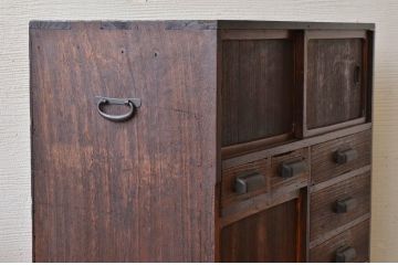 アンティーク家具　多少の傷み有り!!変わり型収納棚
