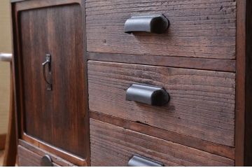 アンティーク家具　多少の傷み有り!!変わり型収納棚