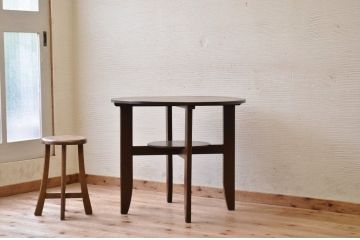 アンティーク家具　素敵なデザイン!大振りなカフェテーブル