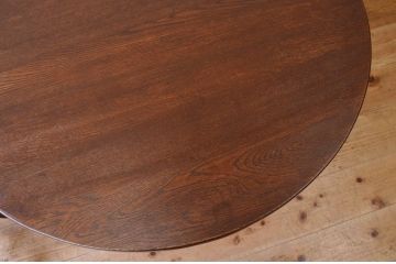アンティーク家具　素敵なデザイン!大振りなカフェテーブル