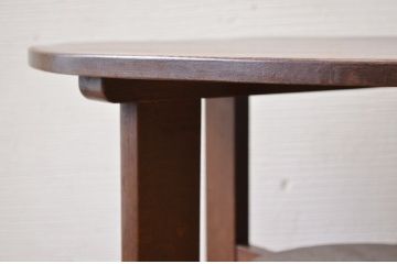 アンティーク家具　素敵なデザイン!大振りなカフェテーブル
