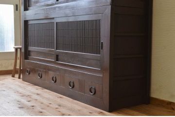 アンティーク家具　明治〜大正時代　丸桟引き戸の変わり型近江水屋箪笥