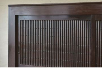 アンティーク家具　明治〜大正時代　丸桟引き戸の変わり型近江水屋箪笥