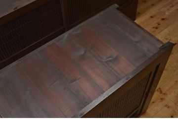 アンティーク家具　明治〜大正時代　丸桟引き戸の変わり型近江水屋箪笥