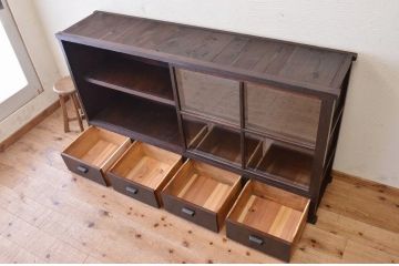 アンティーク家具　古い木のシックなアンティーク収納棚