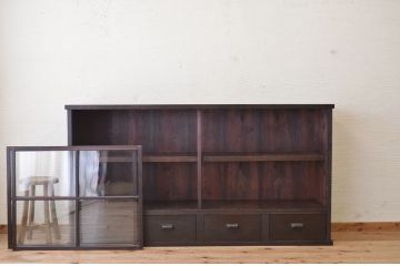 アンティーク家具　古い木のシックなアンティーク収納棚