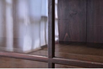アンティーク家具　古い木のシックなアンティーク収納棚